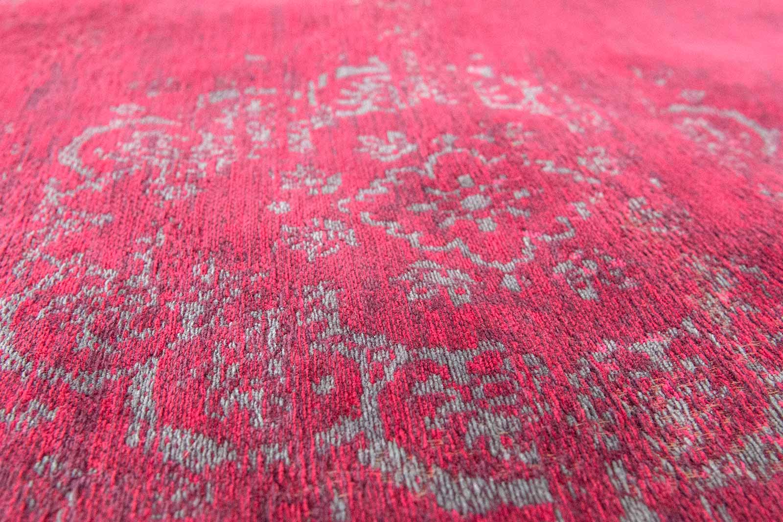 Louis De Poortere Rug, Fading World Scarlet 8260, Medallion design | Luxury Rug Store Europe