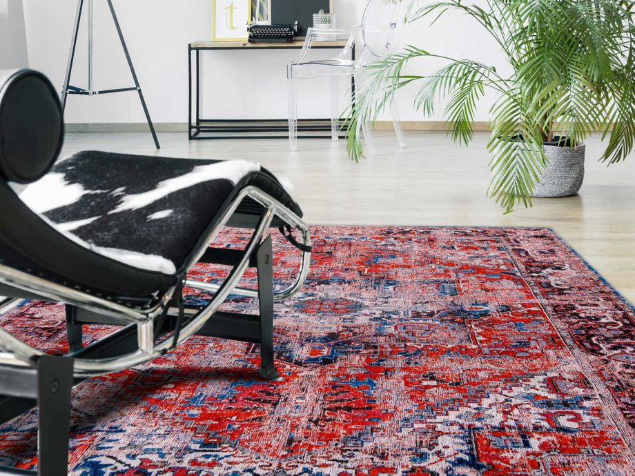 Louis De Poortere rug LX 8703 Antiquarian Antique Heriz Classic Brick interior