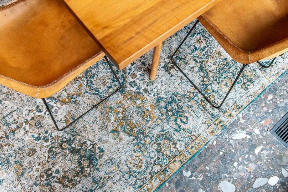 Louis De Poortere rug LX 9127 Antiquarian Bakhtiari Fener interior 1
