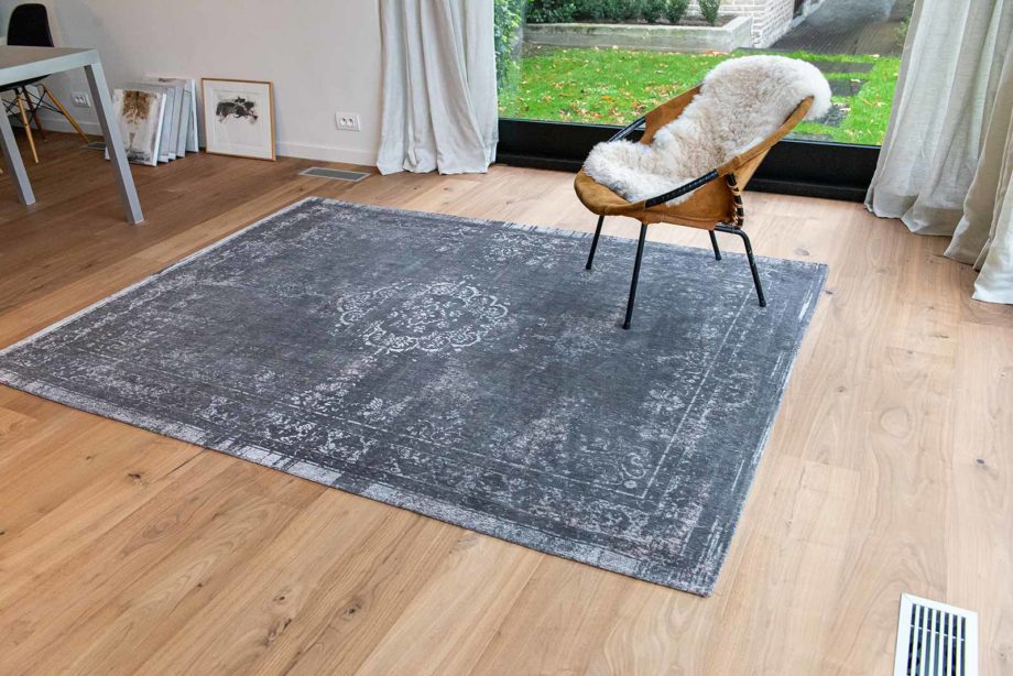 Louis De Poortere rug LX 9148 Fading World Stone interior 6