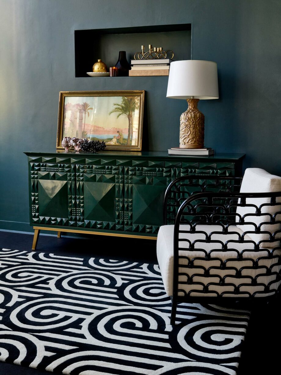 Florence Broadhurst Turnabouts Black 039205 interior 3
