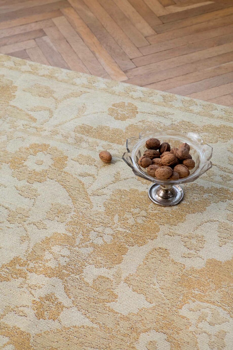Laura Ashley Newborough Pale Gold 081606 interior A