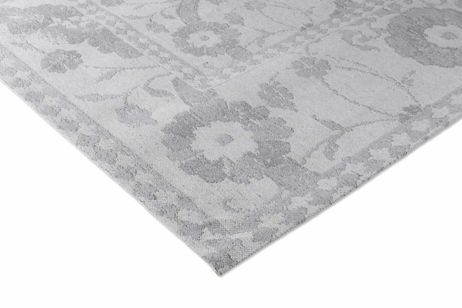 Laura Ashley Newborough Steel 081604 E