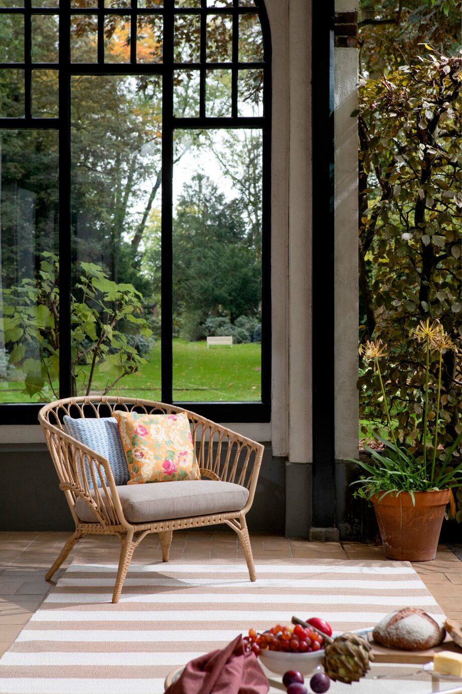 Laura Ashley outdoor Lille Pale Ochre 480001 interior B