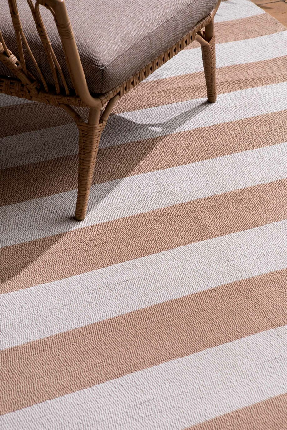Laura Ashley outdoor Lille Pale Ochre 480001 interior C