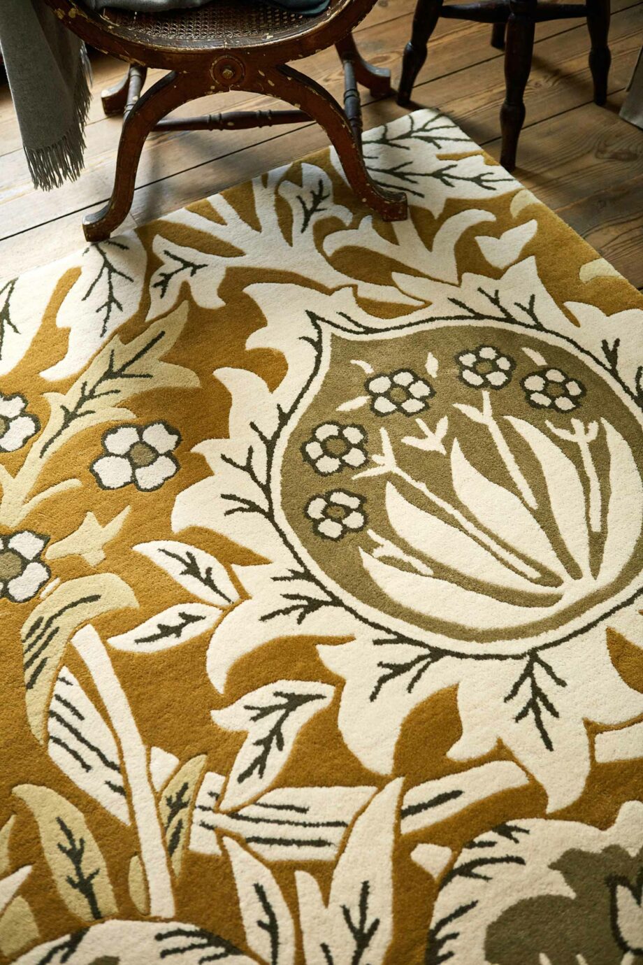 Morris Co Elmcote Gold 127806 interior 3