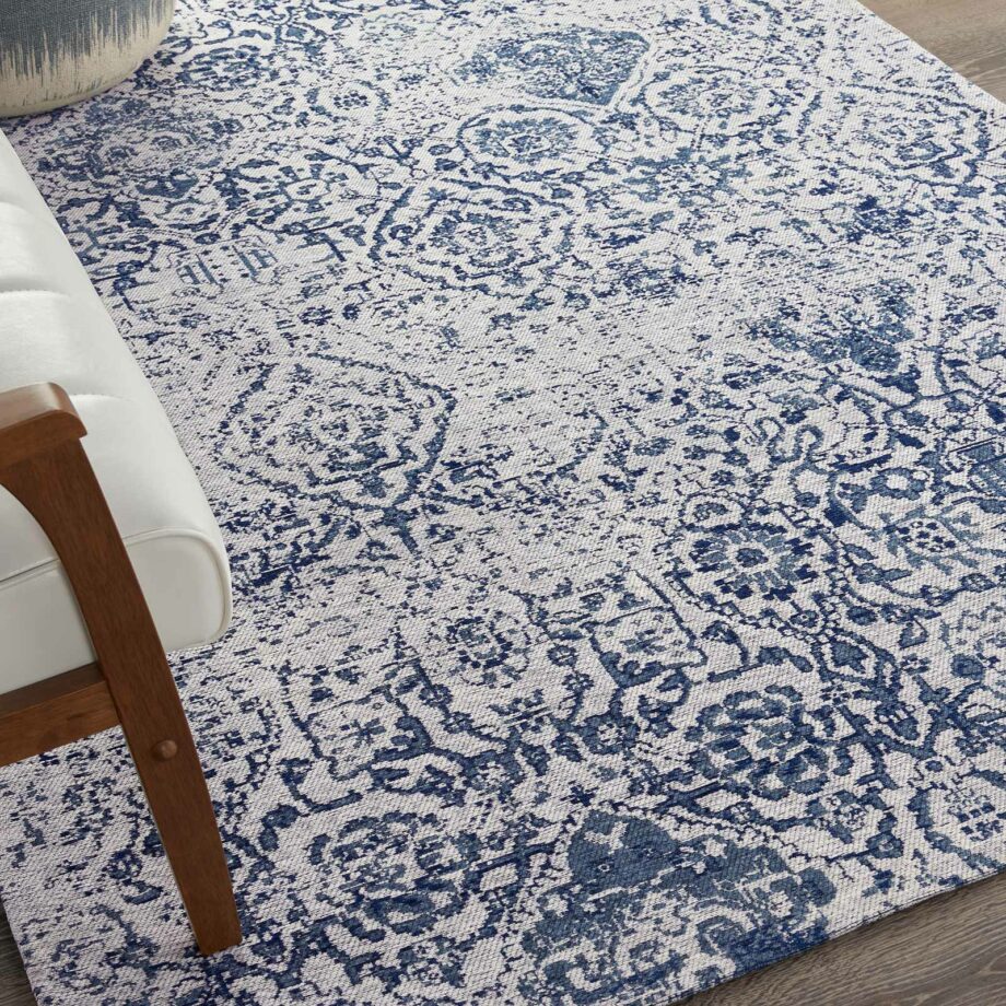 Nourison rug Damask DAS06 IVNAV IVORY NAVY 5x7 099446349859 interior 2 C