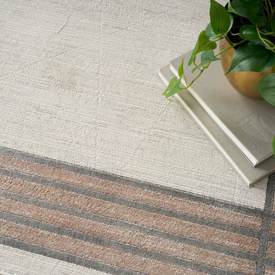 Nourison rug Desire DSR01 IVSIL IVORY SILVER 5X7 099446128331 interior 2