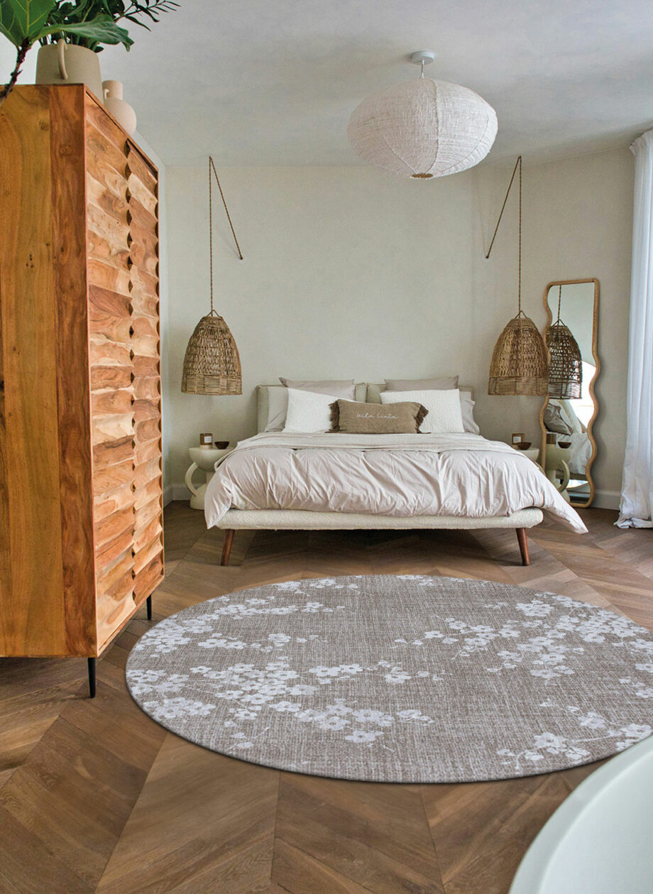 Louis De Poortere Sakura 9373 Morning Mist round interior 2025