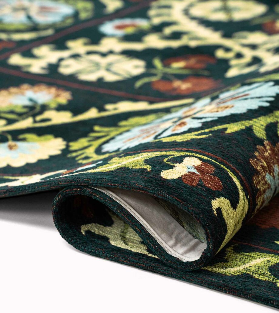 Louis De Poortere rug Antiquarian Suzani 9729 Bavaria fold