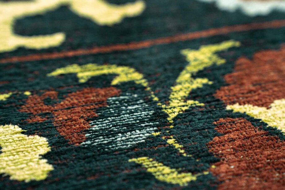 Louis De Poortere rug Antiquarian Suzani 9729 Bavaria zoom 3