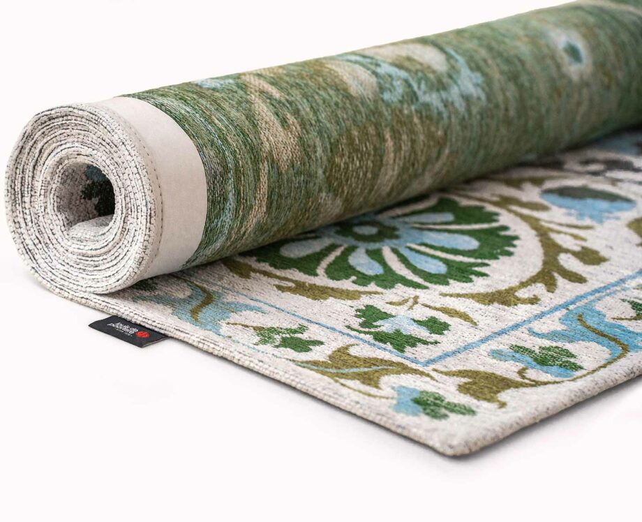 Louis De Poortere rug Antiquarian Suzani 9732 Slavia roll
