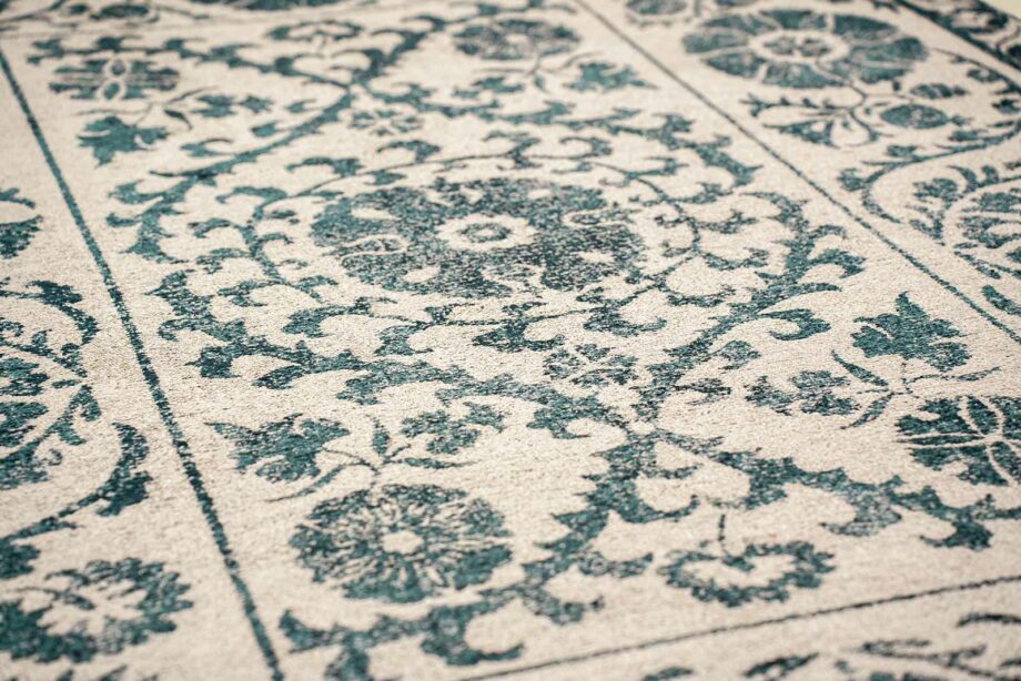 Louis De Poortere rug Antiquarian Suzani 9733 Notos zoom 6