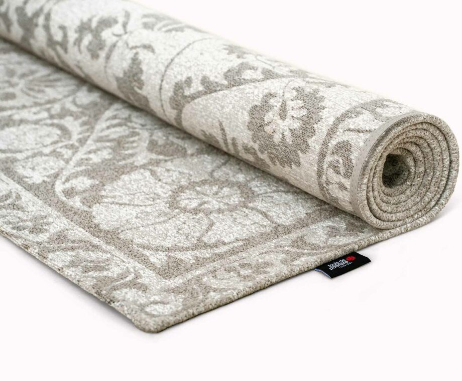 Louis De Poortere rug Antiquarian Suzani 9846 Boree roll