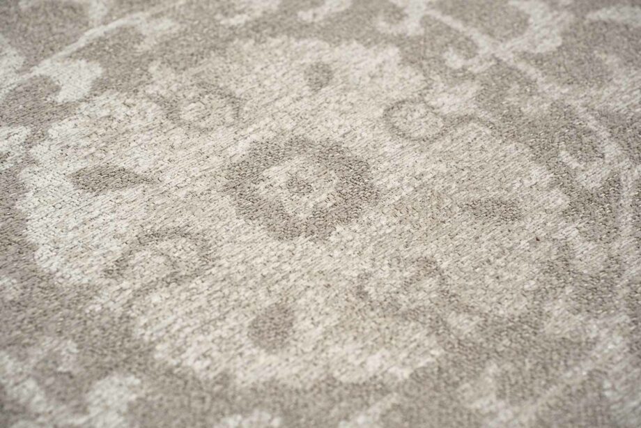 Louis De Poortere rug Antiquarian Suzani 9846 Boree zoom 3