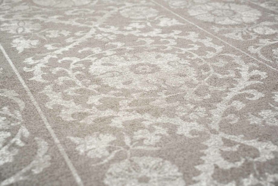 Louis De Poortere rug Antiquarian Suzani 9846 Boree zoom 4