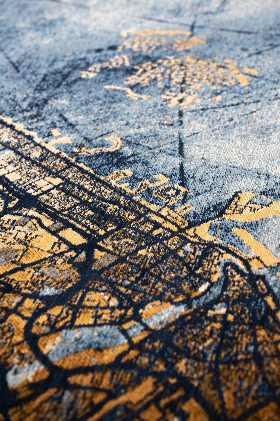 Louis De Poortere rug Cities Dubai 9698 Gold Sea zoom vertical