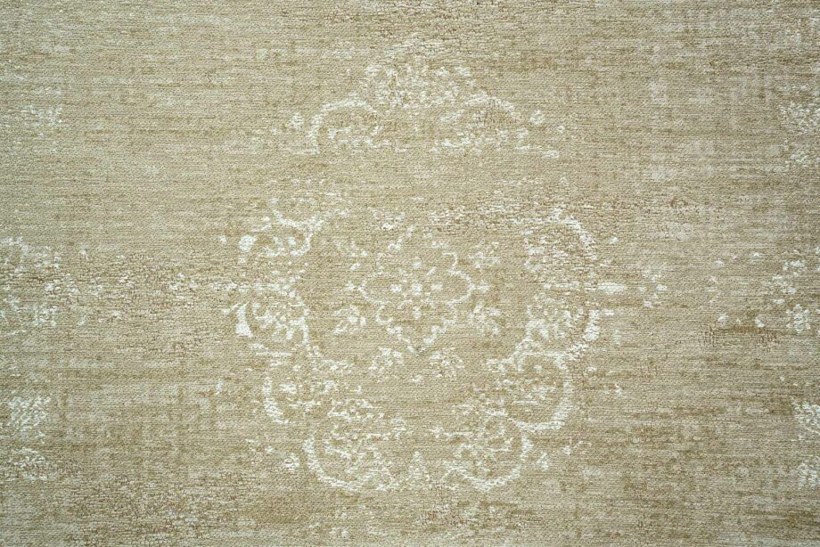 Louis De Poortere rug Fading World Medallion 9672 Milk Curry zoom 4