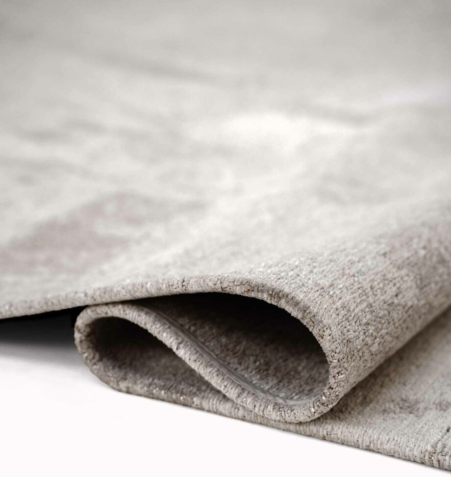 Louis De Poortere rug Mad Men Sol 9735 Albatre fold