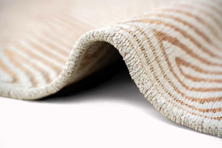 Louis De Poortere rug Meditation Coral 9800 Indian Sand upfold