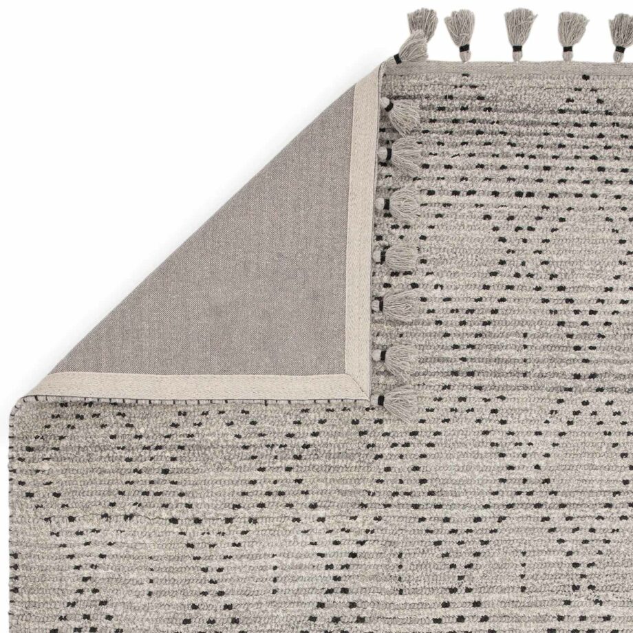 Asiatic grey black diamond rug 3