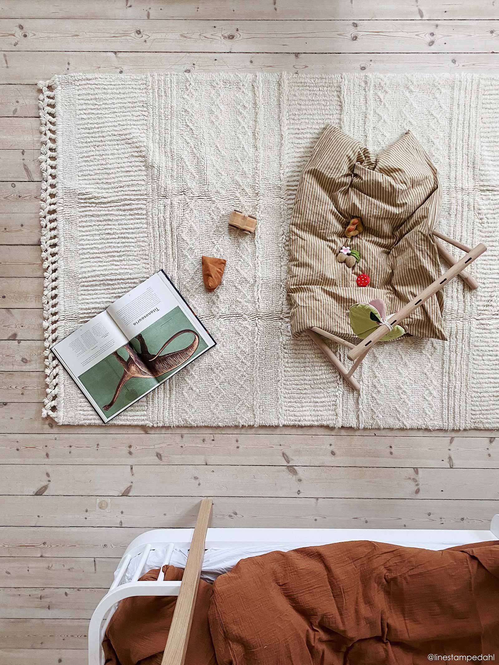 Lorena Canals Woolable Rug Ari Sheep White WO ARI WH K SM linestampedahl 3