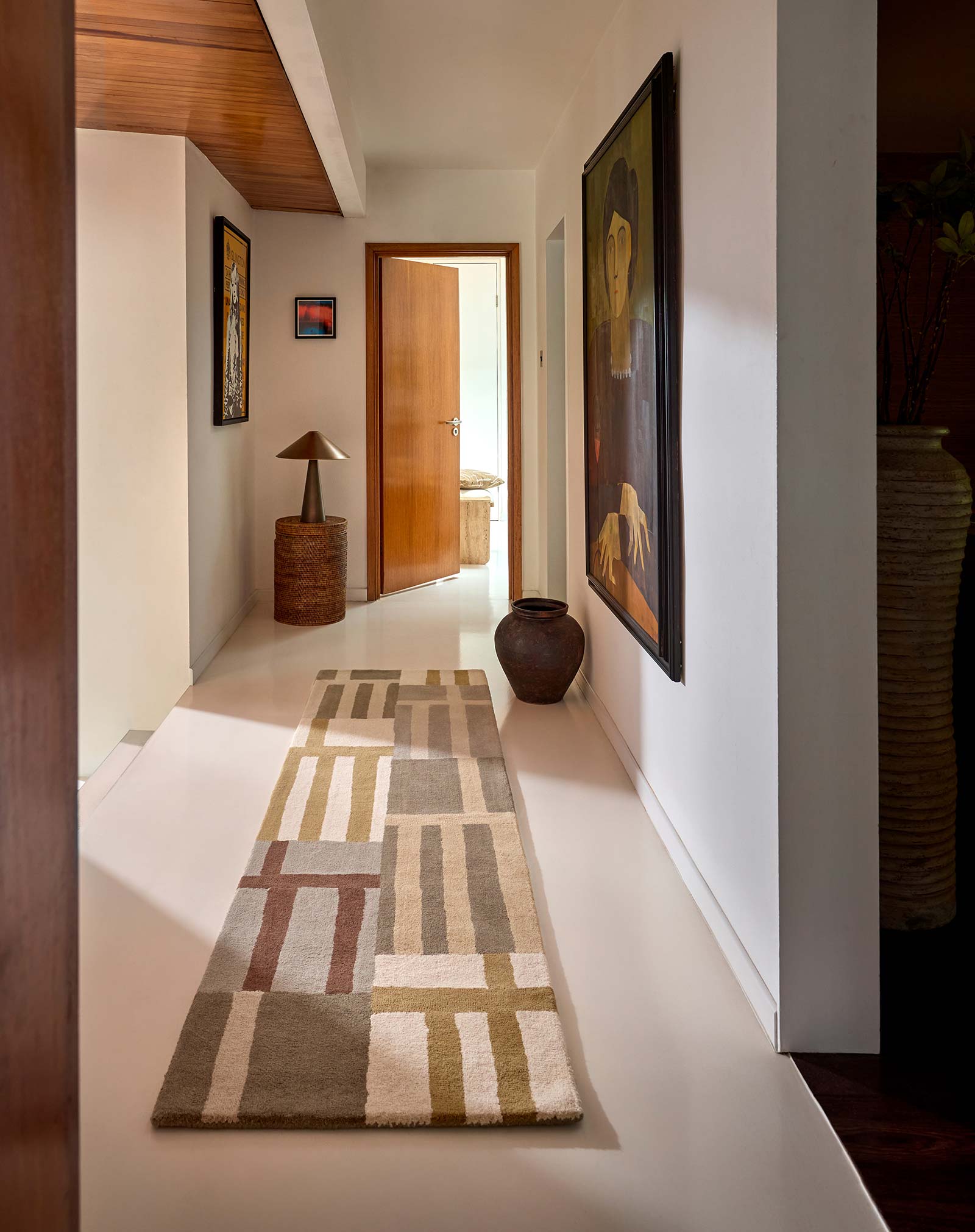 Harlequin Monolith Sandstone 144201 runner interior A